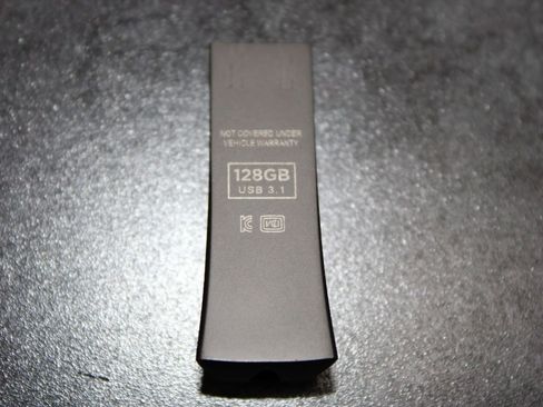 Used 2023 Tesla Model 3 Standard Range image 42