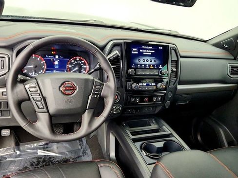 Used 2024 Nissan Titan PRO-4X w/ Pro-4x Convenience Package AWD/4WD image 12