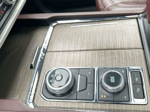 Used 2023 Ford Expedition Limited image 20