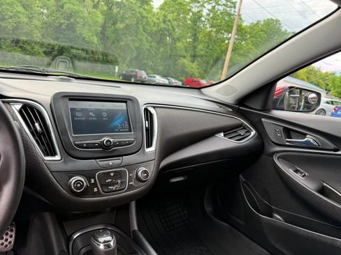 Used 2016 Chevrolet Malibu LT FWD image 12