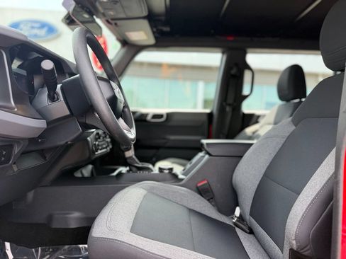 Used 2023 Ford Bronco 4-Door AWD/4WD image 17