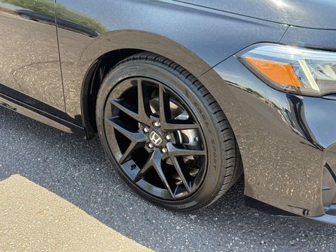 Used 2025 Honda Civic Sport image 11