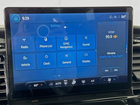 Used 2023 Ford Transit 350 XLT image 29