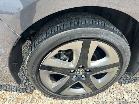 Used 2022 Toyota Prius XLE FWD image 44