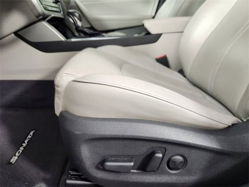 Used 2016 Hyundai Sonata Limited image 11