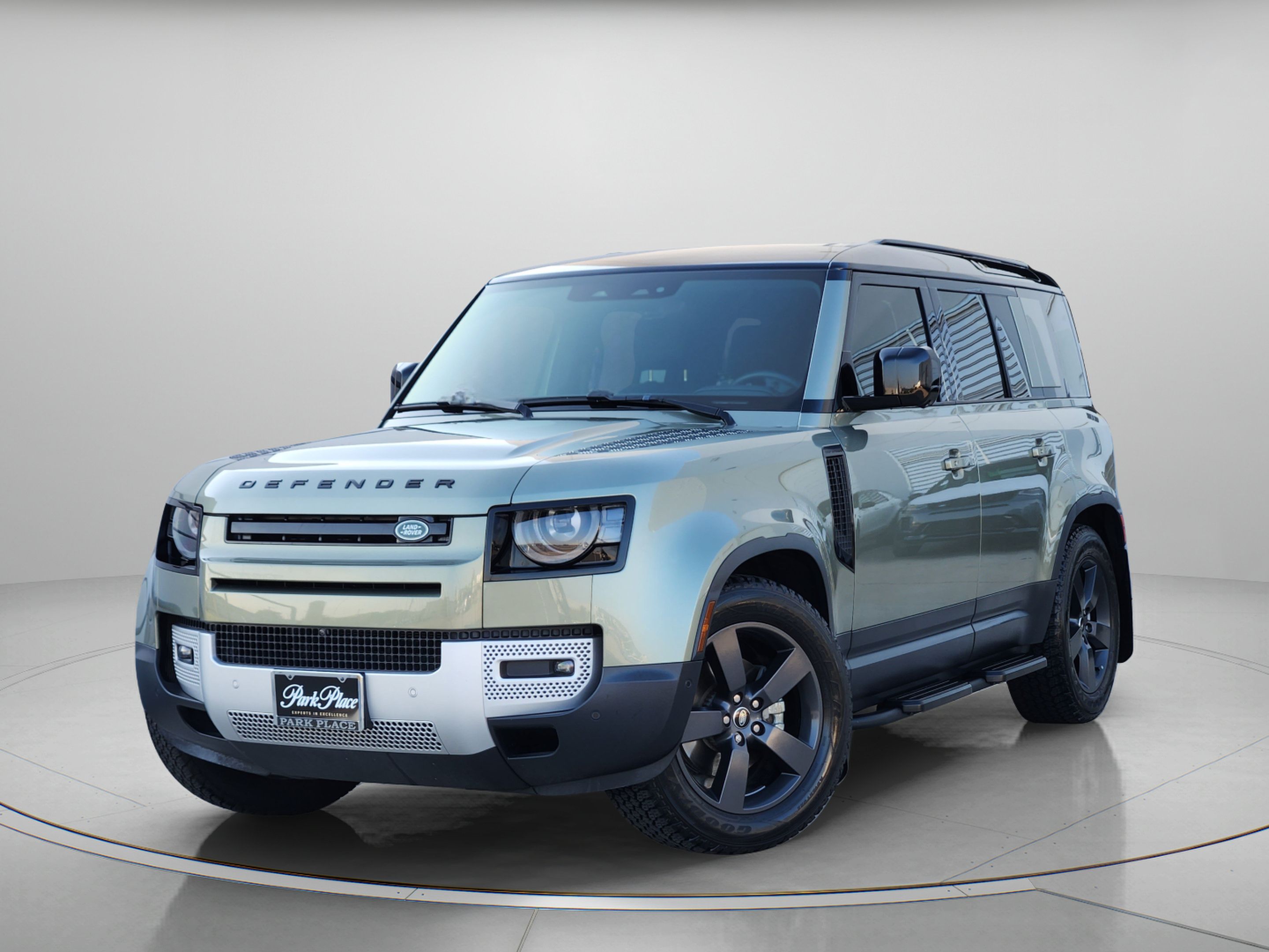 Used 2025 Land Rover Defender 110 S AWD/4WD image 1