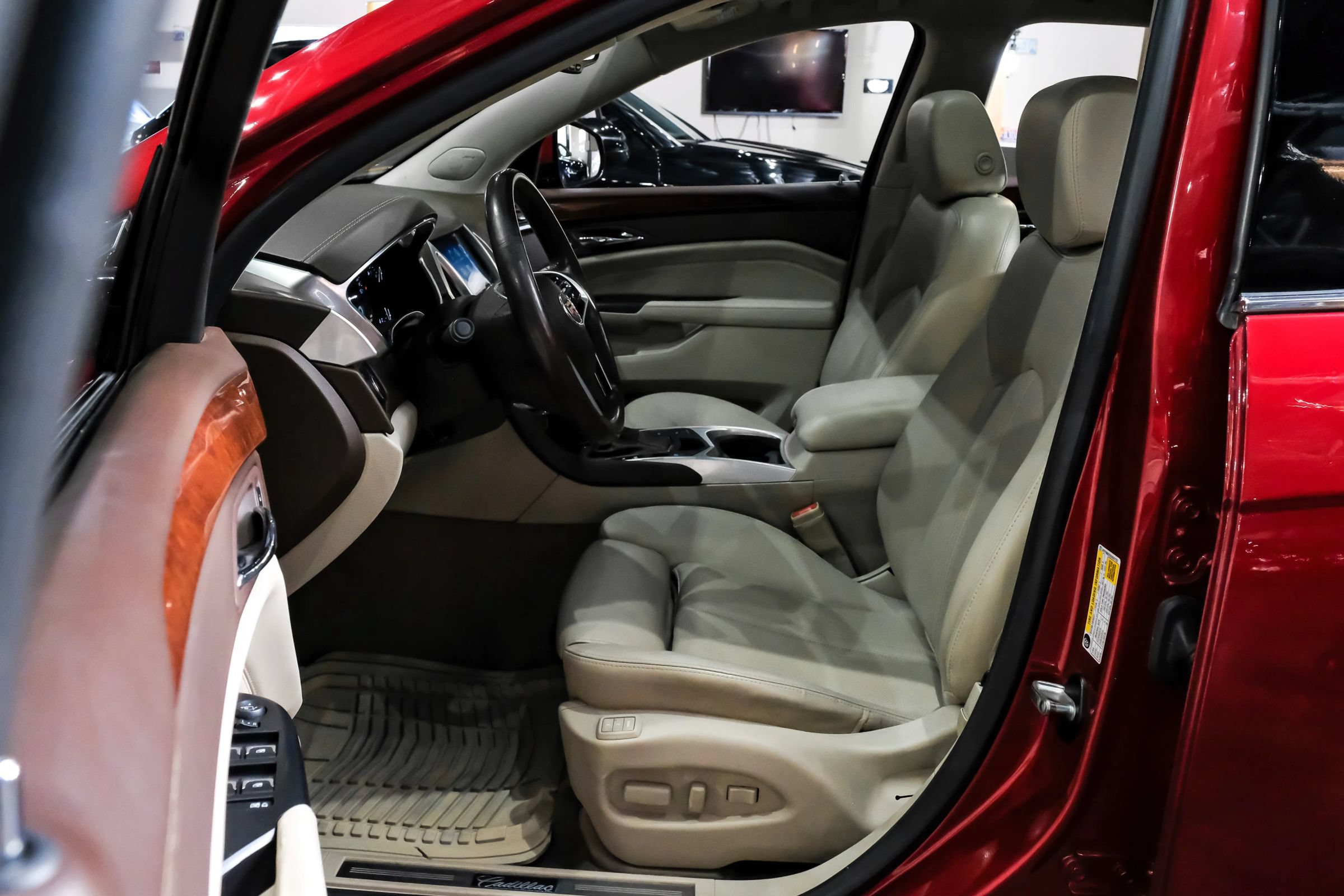 Used 2016 Cadillac SRX Luxury FWD image 4