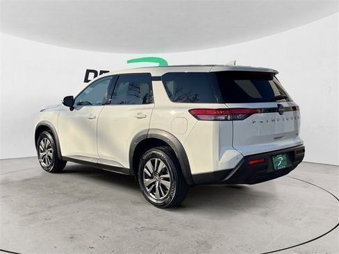 Used 2022 Nissan Pathfinder S w/ Cargo Package image 6