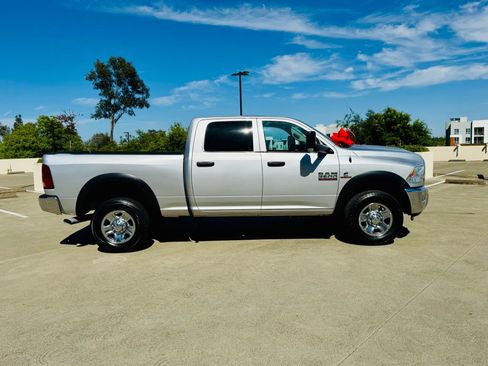 Used 2018 RAM 2500 Tradesman w/ Chrome Appearance Group image 5