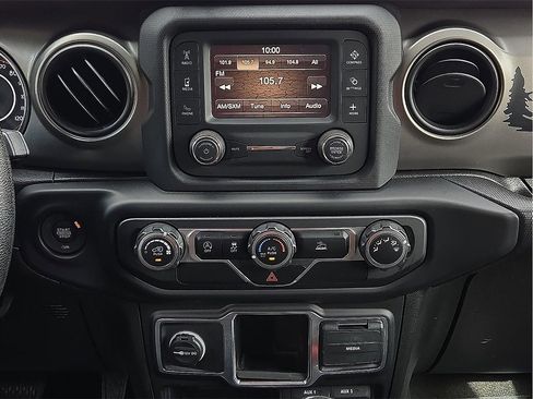 Used 2021 Jeep Gladiator Sport image 11