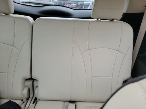 Used 2023 Buick Enclave Essence w/ Experience Buick Package image 8