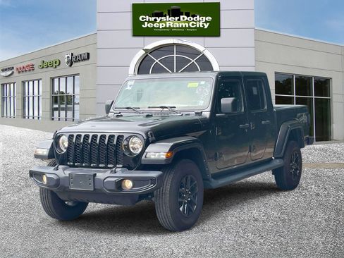 Used 2022 Jeep Gladiator Sport AWD/4WD image 4