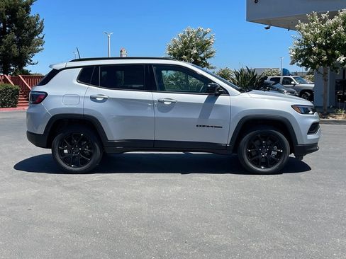 New 2026 Jeep Compass Latitude AWD/4WD image 5