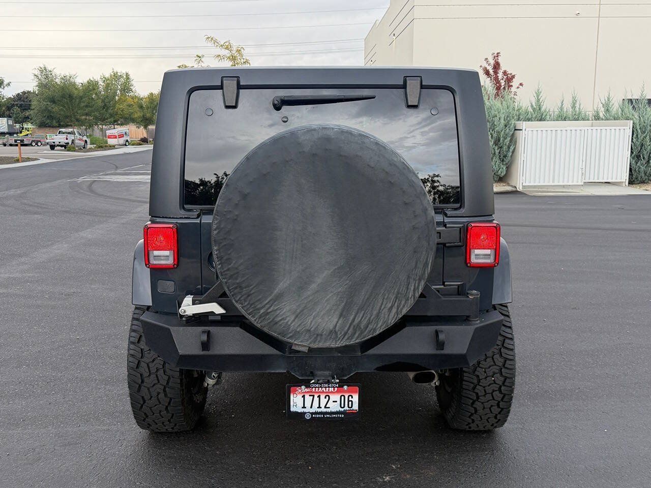 Used 2018 Jeep Wrangler Unlimited Sahara w/ Connectivity Group AWD/4WD image 12