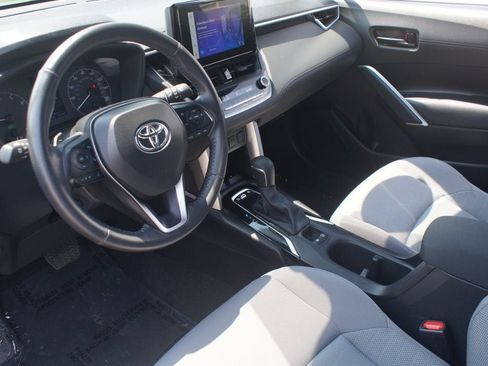 Used 2024 Toyota Corolla Cross AWD Hybrid w/ Moonroof Package image 13