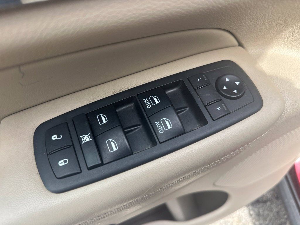 Used 2019 Jeep Grand Cherokee Limited w/ Luxury Group II AWD/4WD image 16