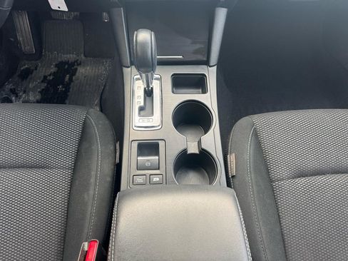 Used 2017 Subaru Outback 2.5i Premium image 14