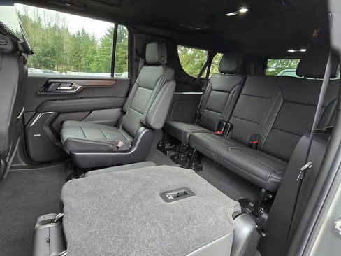 New 2026 GMC Yukon XL Denali w/ Denali Reserve Package image 18