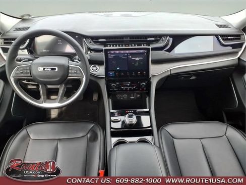 Used 2023 Jeep Grand Cherokee Limited AWD/4WD image 14