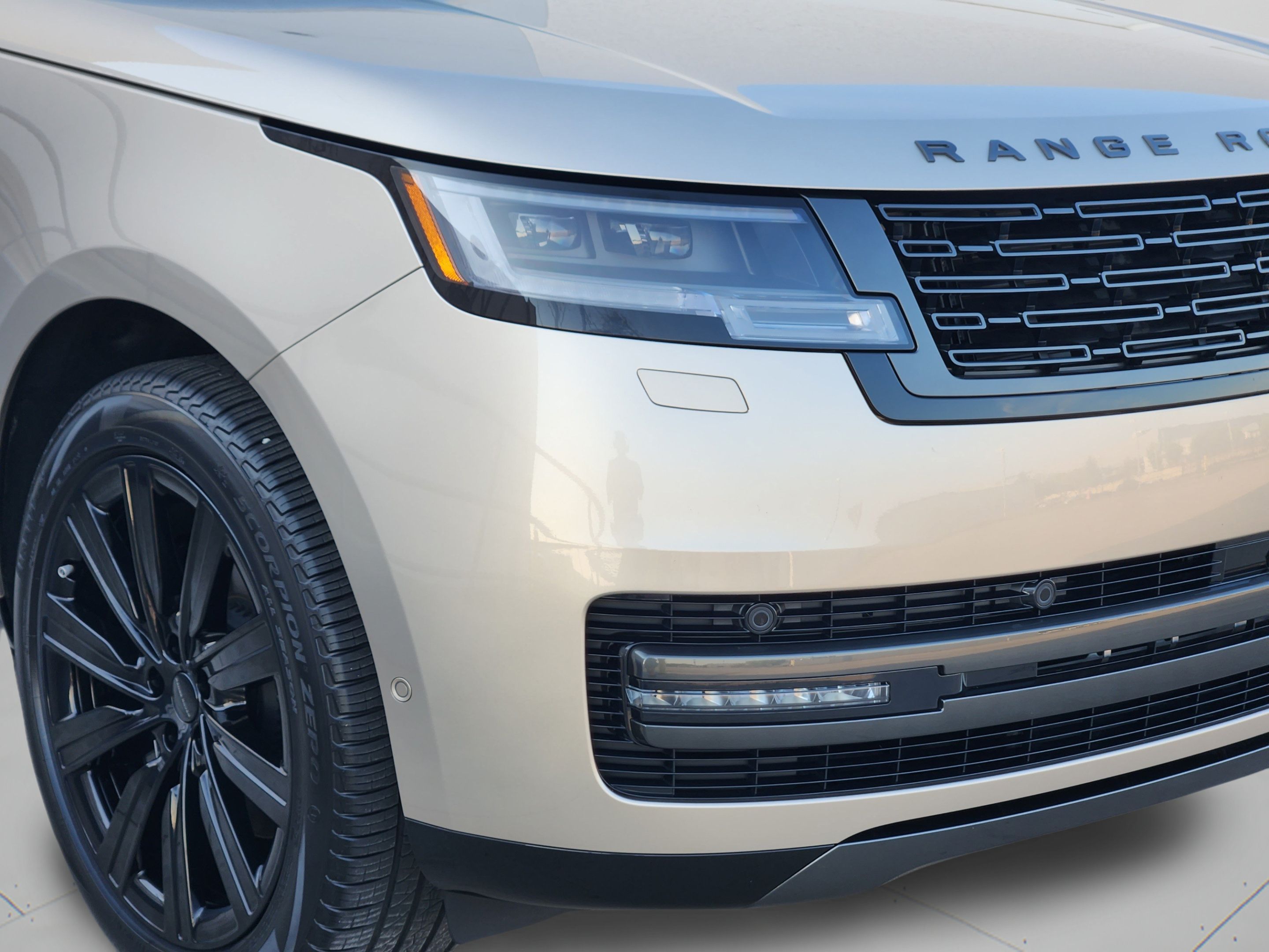 Certified 2026 Land Rover Range Rover SE AWD/4WD image 31