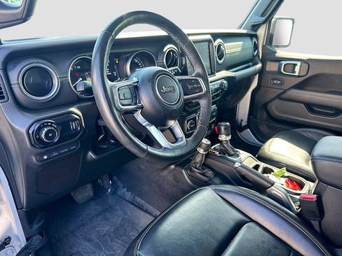 Used 2023 Jeep Wrangler Unlimited Sahara w/ Cold Weather Group AWD/4WD image 10