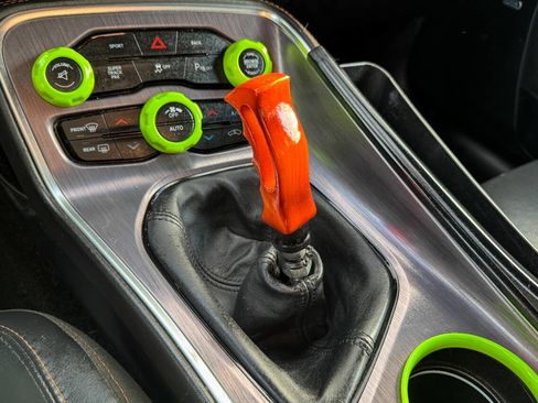 Used 2015 Dodge Challenger R/T Plus image 44