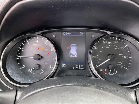 Used 2020 Nissan Rogue Sport S image 25