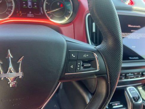 Used 2021 Maserati Ghibli RWD image 17