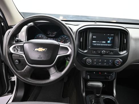 Used 2018 Chevrolet Colorado W/T w/ WT Convenience Package RWD image 11