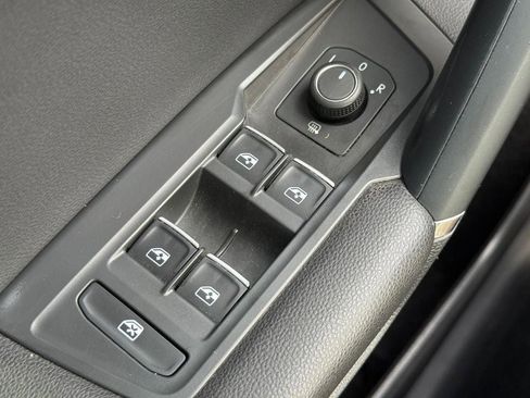 Used 2020 Volkswagen Tiguan SE R-Line AWD/4WD image 20