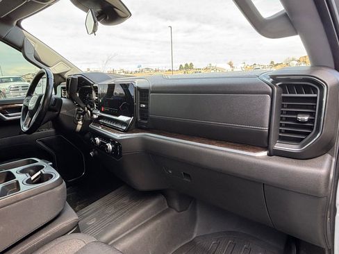 Used 2022 GMC Sierra 1500 SLE image 25