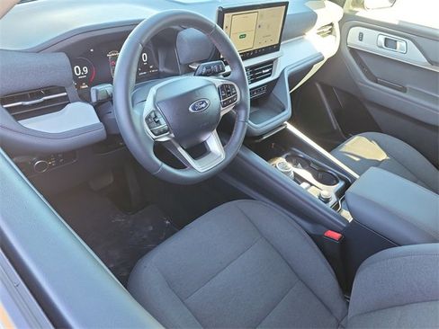 Used 2025 Ford Explorer Active image 6
