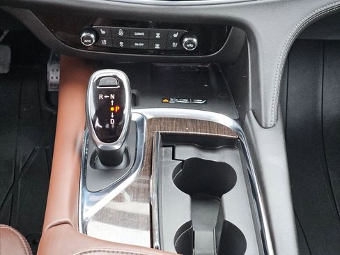 Certified 2021 Buick Enclave Avenir w/ Avenir Technology Package FWD image 18