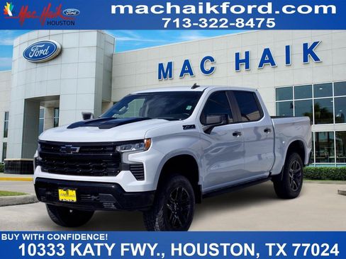Used 2025 Chevrolet Silverado 1500 LT Trail Boss w/ Convenience Package II AWD/4WD image 1