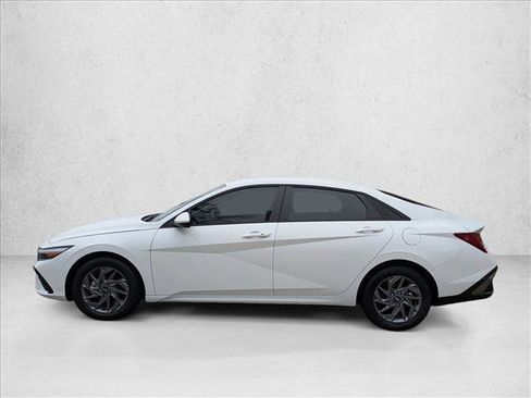 Used 2025 Hyundai Elantra Blue w/ Cargo Package image 9