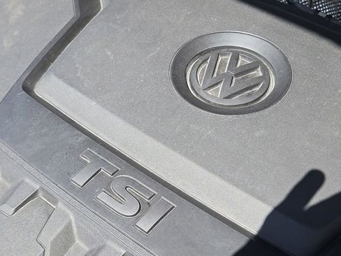 Used 2023 Volkswagen Tiguan SE w/ Panoramic Sunroof Package FWD image 58