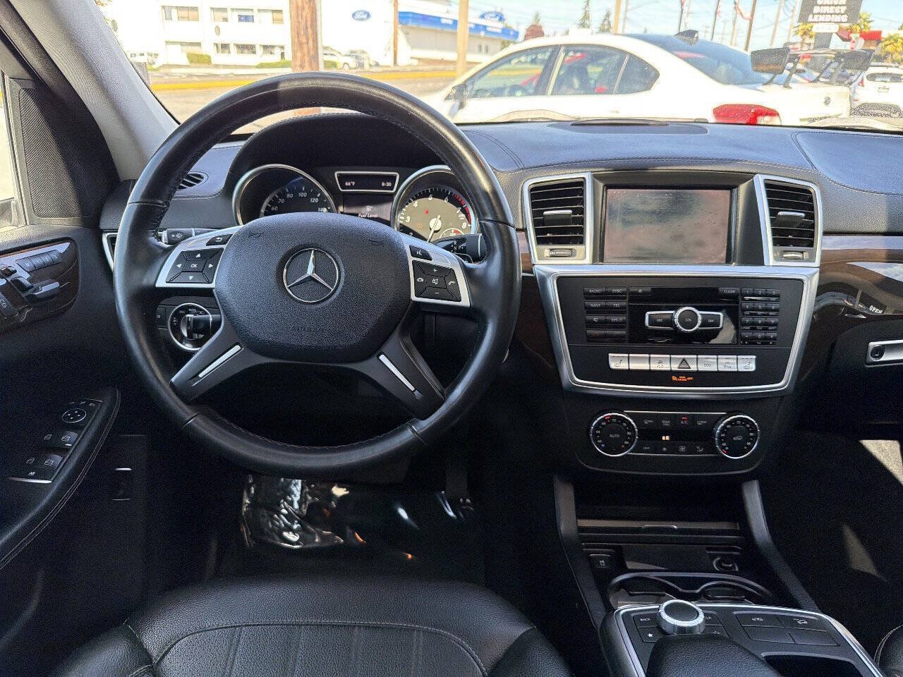 Used 2015 Mercedes-Benz GL 450 4MATIC image 26