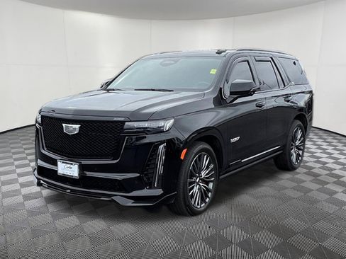 Used 2024 Cadillac Escalade V w/ LPO, ONYX Package image 3