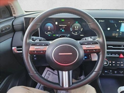 Used 2025 Hyundai Tucson Limited AWD/4WD image 19