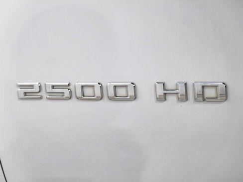 Used 2022 Chevrolet Silverado 2500 LT AWD/4WD image 48
