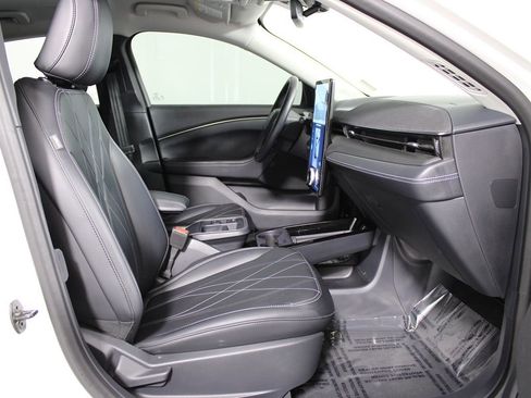 Used 2025 Ford Mustang Mach-E Select w/ Comfort Package Lite image 12