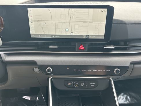 New 2026 Kia Carnival EX FWD image 17