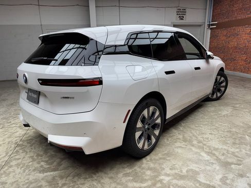 New 2026 BMW iX xDrive60 w/ Premium Package image 5