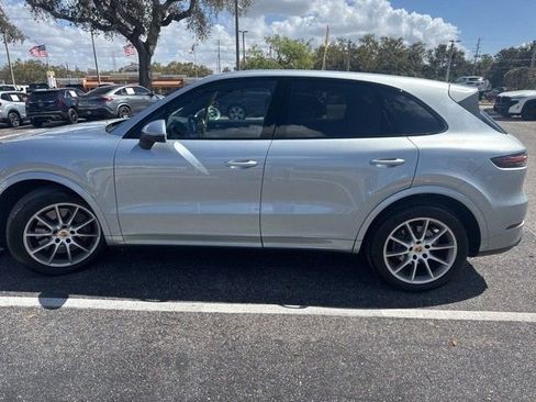 Used 2022 Porsche Cayenne image 5
