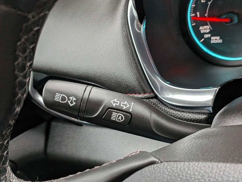 Used 2023 Chevrolet Traverse RS image 28