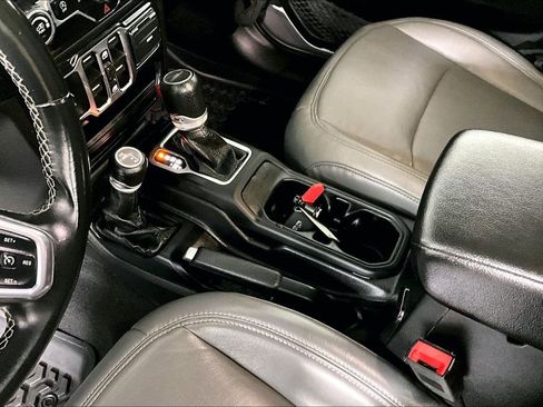 Used 2020 Jeep Gladiator Sport w/ Quick Order Package 24S image 17