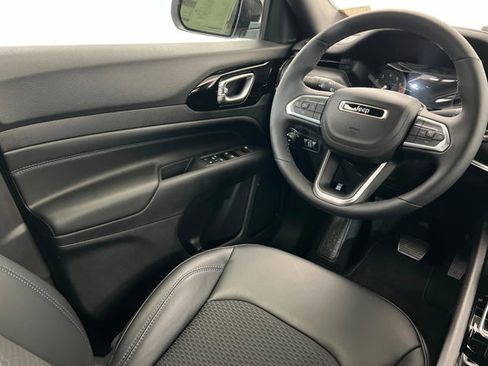 New 2026 Jeep Compass Latitude image 11