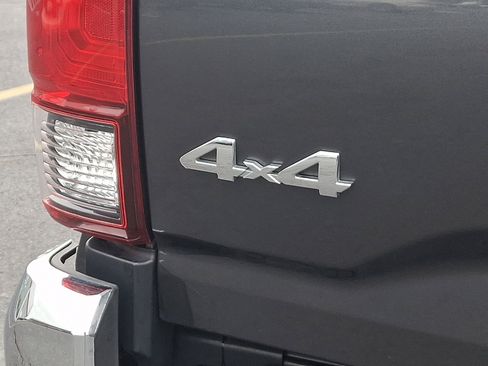 Used 2020 Toyota Tacoma SR5 image 33