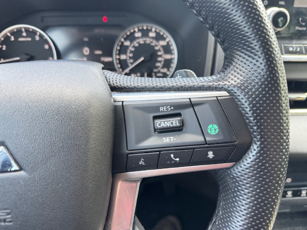 Used 2022 Mitsubishi Outlander SE AWD/4WD image 38