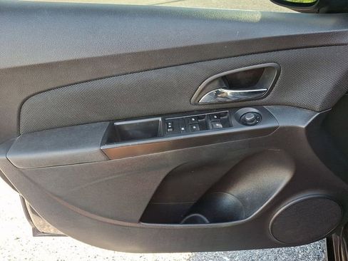 Used 2015 Chevrolet Cruze LT FWD image 12